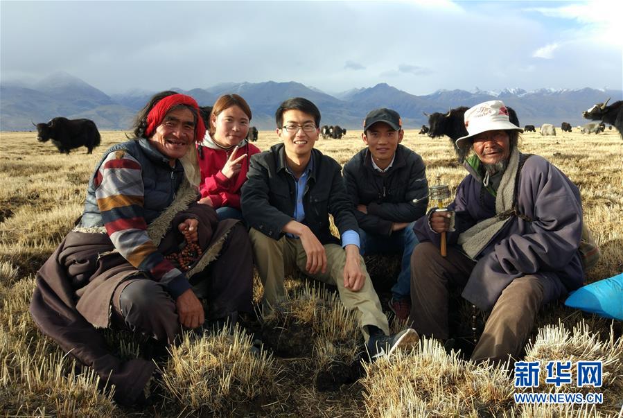 （在習(xí)近平新時(shí)代中國(guó)特色社會(huì)主義思想指引下&mdash;&mdash;新時(shí)代新作為新篇章&middot;總書記關(guān)心的百姓身邊事&middot;圖文互動(dòng))（1）&ldquo;我走進(jìn)大山，是為了讓你走出大山&rdquo;&mdash;&mdash;大學(xué)生支教故事