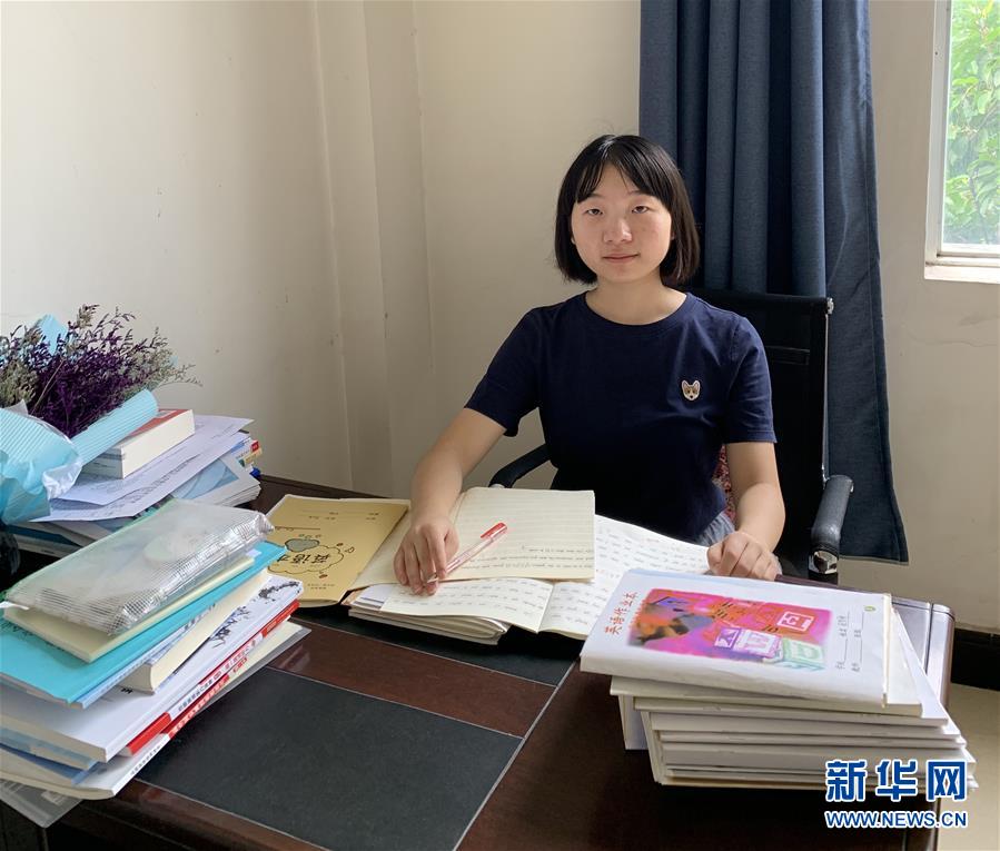 （在習(xí)近平新時(shí)代中國(guó)特色社會(huì)主義思想指引下&mdash;&mdash;新時(shí)代新作為新篇章&middot;總書記關(guān)心的百姓身邊事&middot;圖文互動(dòng))（2）&ldquo;我走進(jìn)大山，是為了讓你走出大山&rdquo;&mdash;&mdash;大學(xué)生支教故事