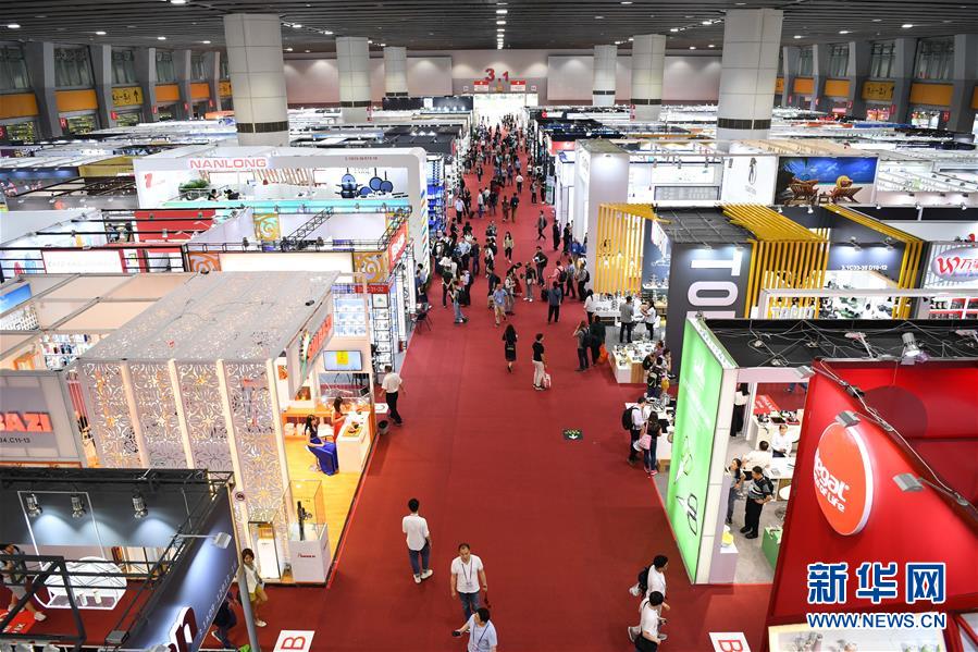 (新華全媒頭條·圖文互動(dòng))(1)天翻地覆慨而慷——從慶祝中華人民共和國(guó)成立70周年大型成就展看新中國(guó)光輝歷程