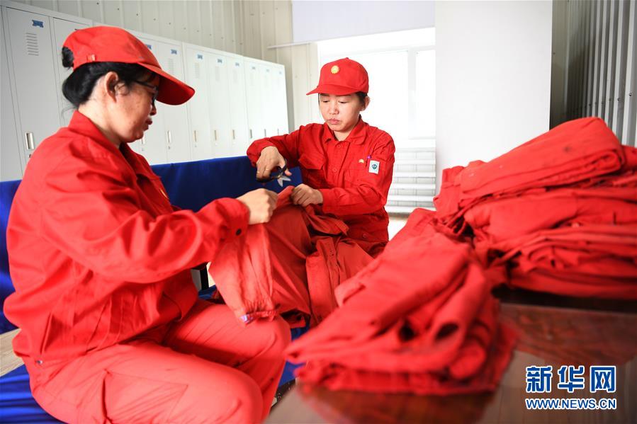 （圖文互動(dòng)）（4）當(dāng)好標(biāo)桿旗幟 建設(shè)百年油田&mdash;&mdash;寫(xiě)在大慶油田發(fā)現(xiàn)60周年之際