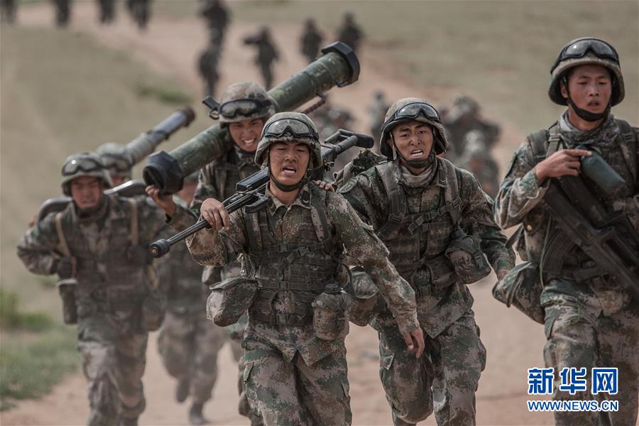 （新華全媒頭條&middot;圖文互動）（13）沿著中國特色強軍之路闊步前進&mdash;&mdash;黨中央、中央軍委領導推進國防和軍隊建設70年紀實