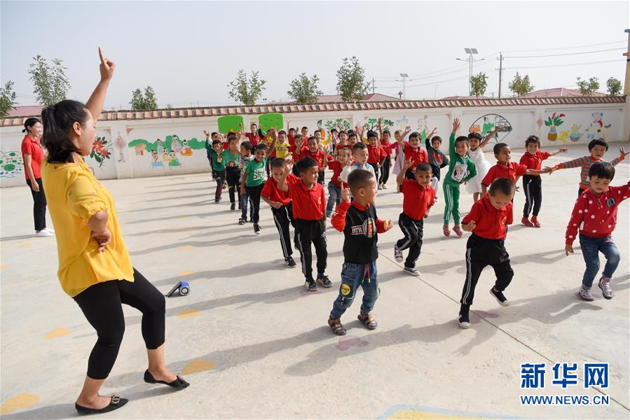 （決戰(zhàn)決勝扶貧攻堅(jiān)&middot;圖文互動）（2）凝心聚力奔小康&mdash;&mdash;新疆南疆四地州脫貧攻堅(jiān)成就綜述