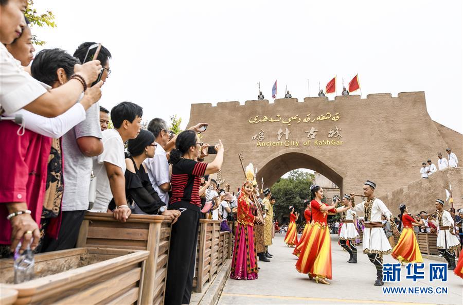 （決戰(zhàn)決勝扶貧攻堅(jiān)&middot;圖文互動）（6）凝心聚力奔小康&mdash;&mdash;新疆南疆四地州脫貧攻堅(jiān)成就綜述