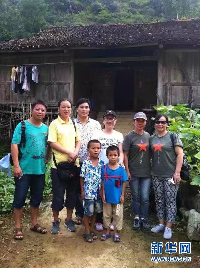 (圖文互動)(2)“擔(dān)起山里娃沉甸甸的夢想”——記廣西大石山區(qū)小學(xué)教師蒙曉梅