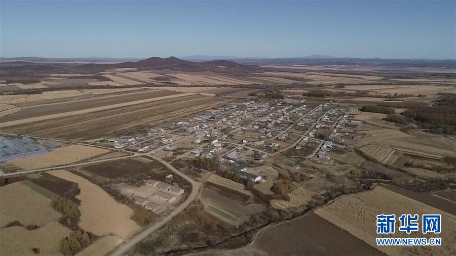 （在習(xí)近平新時代中國特色社會主義思想指引下&mdash;&mdash;新時代新作為新篇章&middot;總書記關(guān)心的百姓身邊事&middot;圖文互動）（1）一個貧困山村的振興新動能&mdash;&mdash;小故事里的大情懷之五