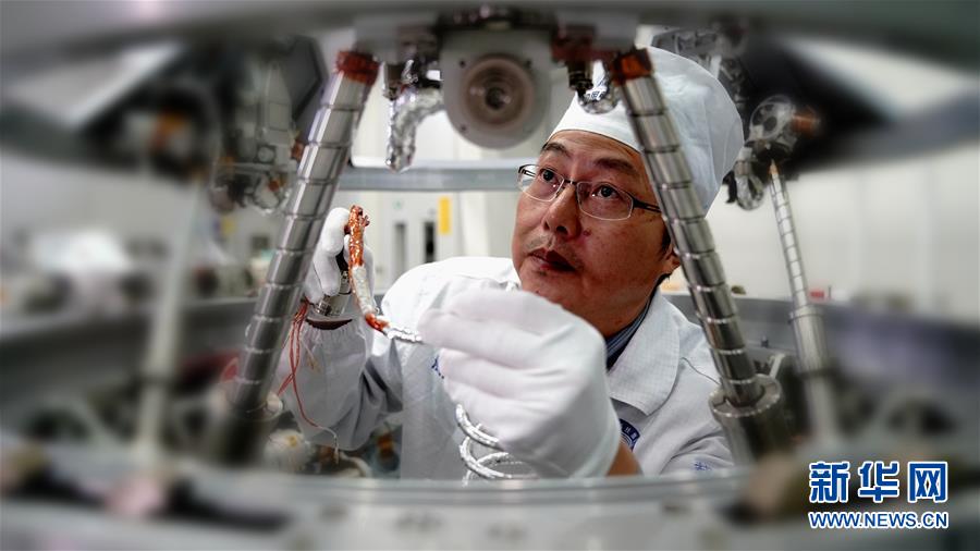 （德耀中華&middot;圖文互動）（1）王曙群：&ldquo;腳踏實地、仰望星空&rdquo;的大國工匠