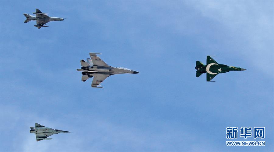 （新華全媒頭條&middot;人民空軍70年&middot;圖文互動）（8）陽光照耀奮飛的航程&mdash;&mdash;黨中央、中央軍委和習(xí)主席關(guān)心人民空軍建設(shè)發(fā)展紀實