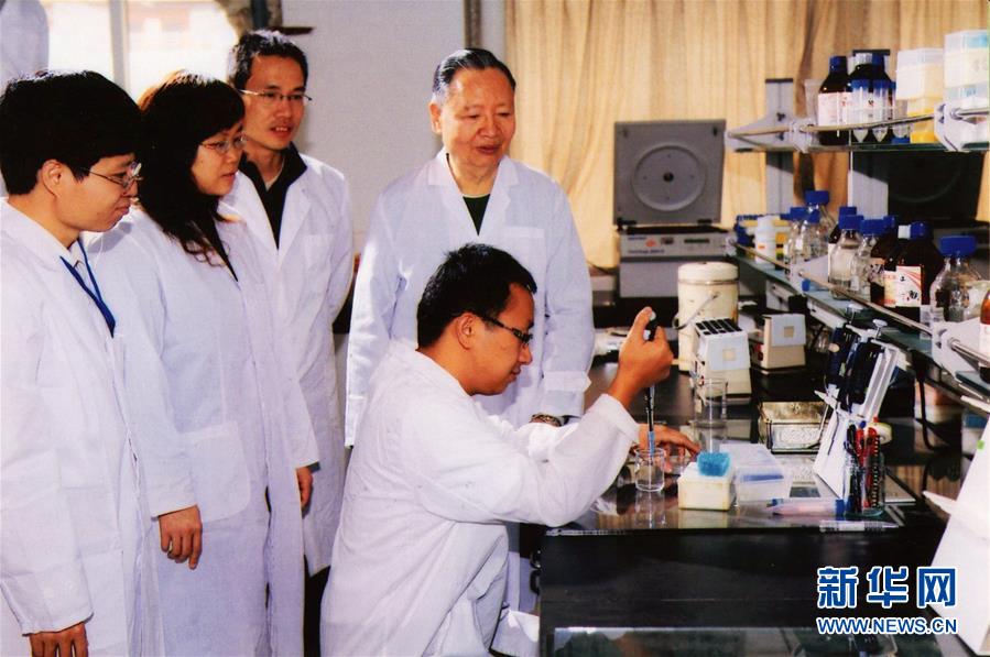 (新華全媒頭條·時代先鋒·圖文互動)(5)盧永根院士:赤誠抒寫“我和我的祖國”