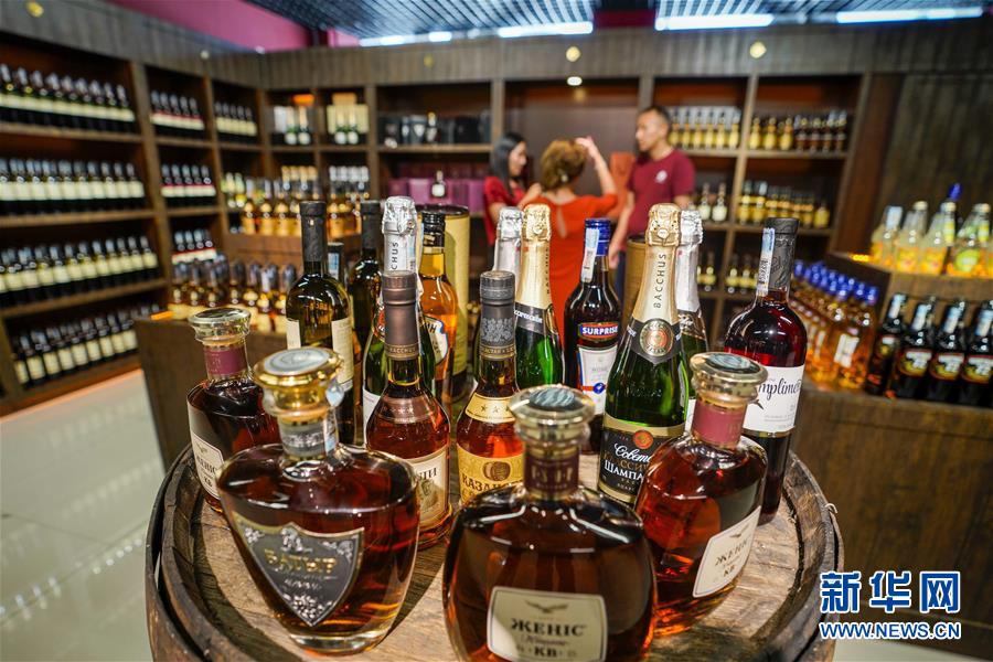 （在習近平新時代中國特色社會主義思想指引下&mdash;&mdash;新時代新作為新篇章&middot;總書記關(guān)切開放事&middot;圖文互動）（4）開放，讓迢迢邊關(guān)擁有穩(wěn)穩(wěn)幸福&mdash;&mdash;來自內(nèi)陸沿邊開放小城的故事