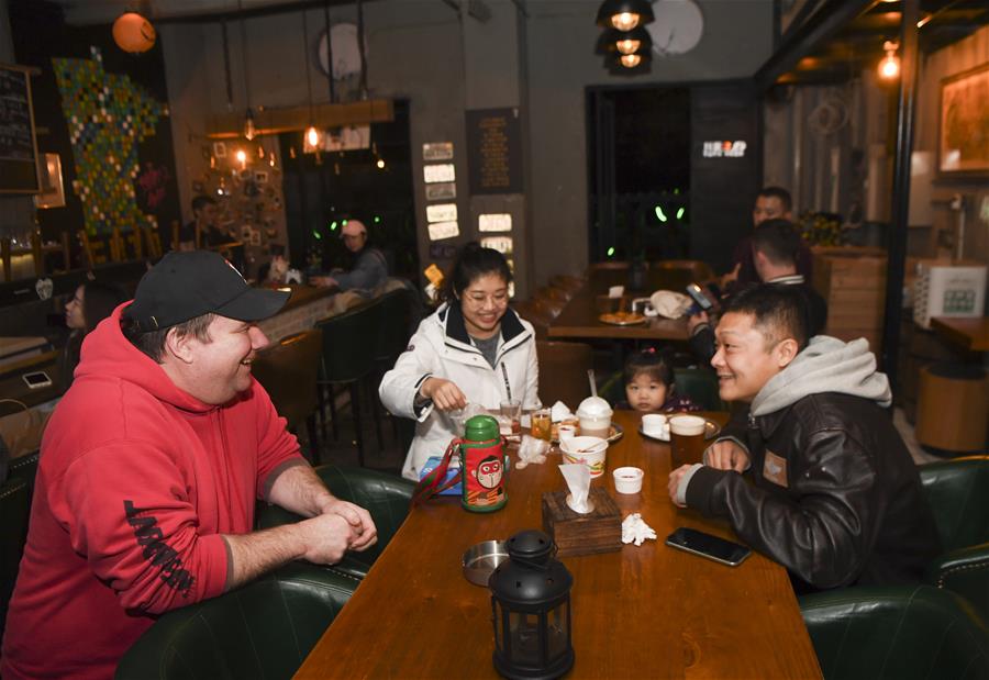 (在習(xí)近平新時代中國特色社會主義思想指引下——新時代新作為新篇章·總書記關(guān)切開放事·圖文互動)(2)中國引力:在開放的中國共創(chuàng)幸福