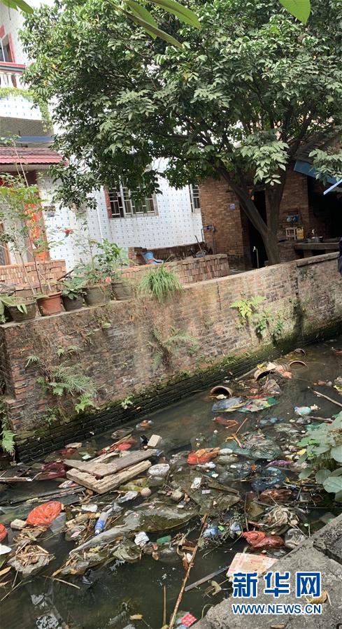 （圖文互動(dòng)）（2）河長(zhǎng)職責(zé)寫得明明白白，條條舉措無一落實(shí)&mdash;&mdash;國(guó)務(wù)院檢查組暗訪核查佛山一農(nóng)村河涌黑臭十余年無人管理