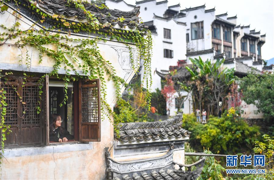 （圖文互動(dòng)）（2）鄉(xiāng)村攝影師、鄉(xiāng)村&ldquo;模特&rdquo;、民宿店主&mdash;&mdash;鄉(xiāng)村旅游推動(dòng)婺源農(nóng)民生活方式發(fā)生新變化