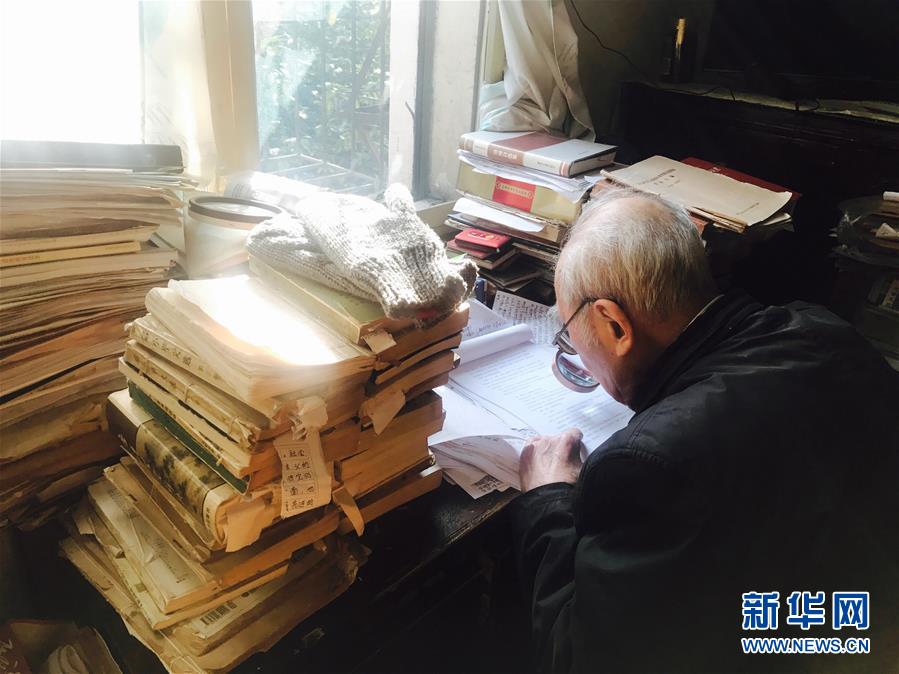 （新華全媒頭條&middot;圖文互動(dòng)）（10）滄海橫流 信仰彌堅(jiān)&mdash;&mdash;記共產(chǎn)黨員、湘潭大學(xué)九旬教授滄南