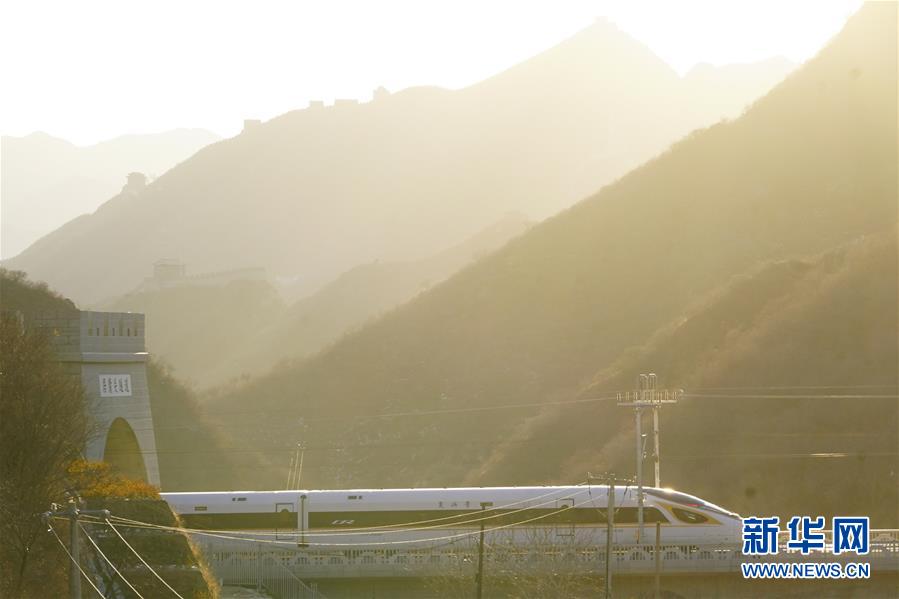 （新華全媒頭條&middot;圖文互動）（11）百年跨越，逐夢京張&mdash;&mdash;寫在京張高鐵開通暨中國高鐵突破3.5萬公里之際