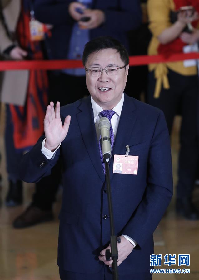 （兩會(huì)&middot;面對(duì)面）（8）全國(guó)政協(xié)委員接受采訪