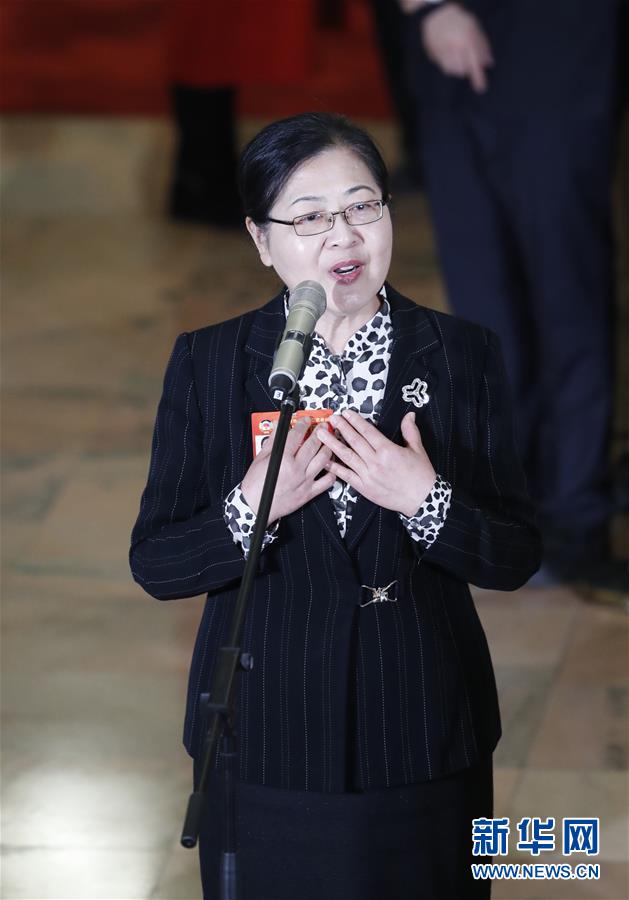 （兩會(huì)&middot;面對(duì)面）（10）全國政協(xié)委員接受采訪