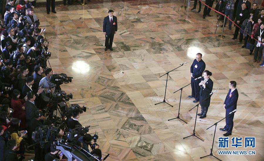 （兩會&middot;面對面）（16）全國政協(xié)委員接受采訪