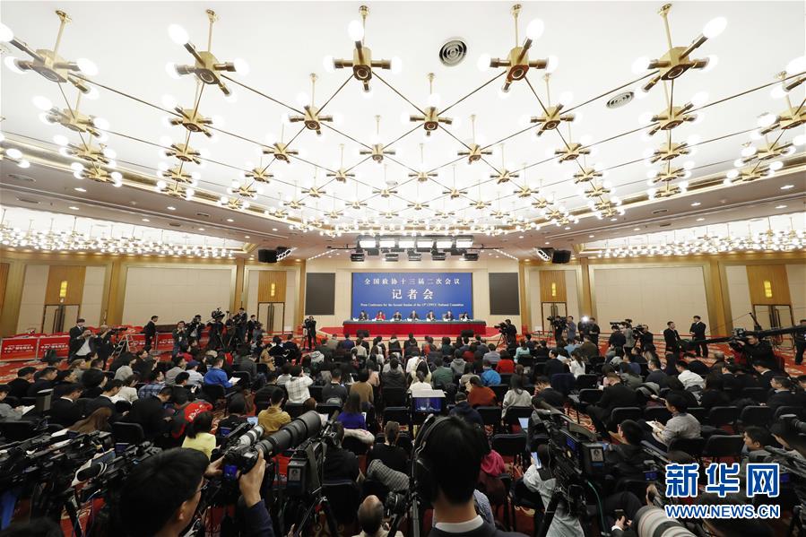 （兩會(huì)&middot;XHDW）（9）政協(xié)委員談優(yōu)化營商環(huán)境、促進(jìn)民營經(jīng)濟(jì)高質(zhì)量發(fā)展