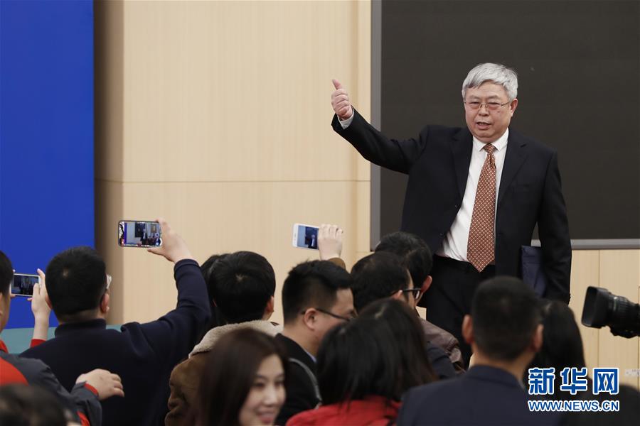 (兩會(huì)·XHDW)(6)國務(wù)院扶貧辦主任劉永富就“攻堅(jiān)克難——堅(jiān)決打贏脫貧攻堅(jiān)戰(zhàn)”答記者問