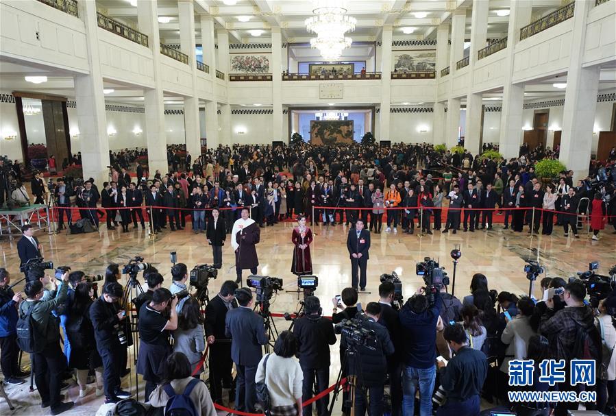 （兩會&middot;面對面）（12）全國政協(xié)委員接受采訪