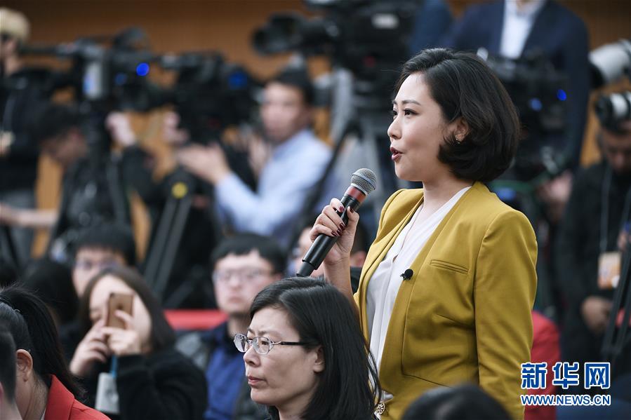 （兩會(huì)&middot;XHDW）（8）最高人民法院審判委員會(huì)副部級(jí)專職委員劉貴祥等就&ldquo;攻堅(jiān)&lsquo;基本解決執(zhí)行難&rsquo;&rdquo;答記者問(wèn)