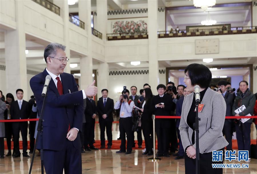 （兩會(huì)&middot;面對(duì)面&middot;XHDW）（13）全國政協(xié)委員接受采訪