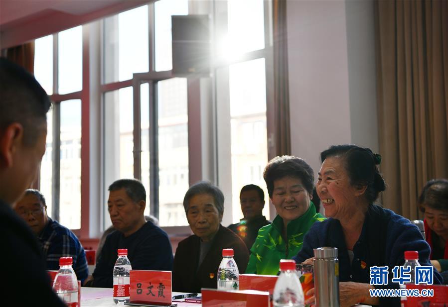 （新春走基層&middot;圖文互動）（3）向群眾匯報&mdash;&mdash;一份當面提交的&ldquo;年度答卷&rdquo;