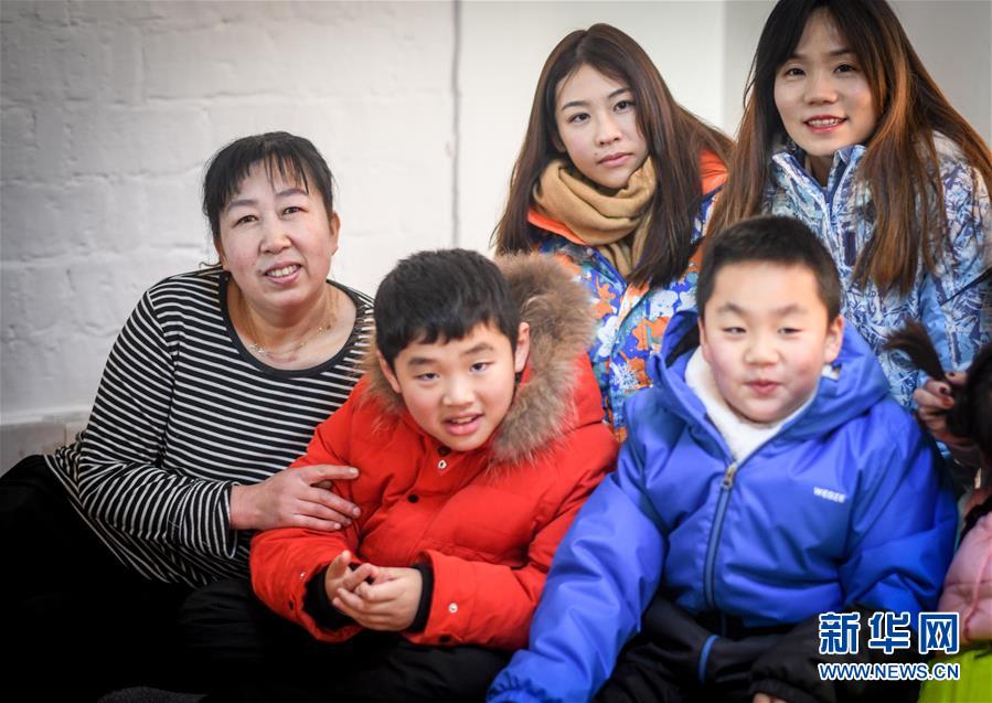 （新春走基層&middot;圖文互動(dòng)）（3）最冷的日子　最暖的團(tuán)聚&mdash;&mdash;寒極小年里的暖心故事