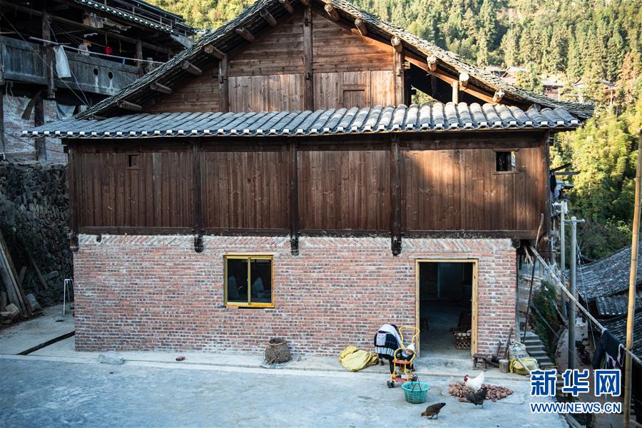 （決戰(zhàn)決勝脫貧攻堅(jiān)&middot;圖文互動(dòng)）（2）歷史性告別&ldquo;人畜混居&rdquo; 貴州7萬(wàn)余戶(hù)山民&ldquo;新家&rdquo;迎新年