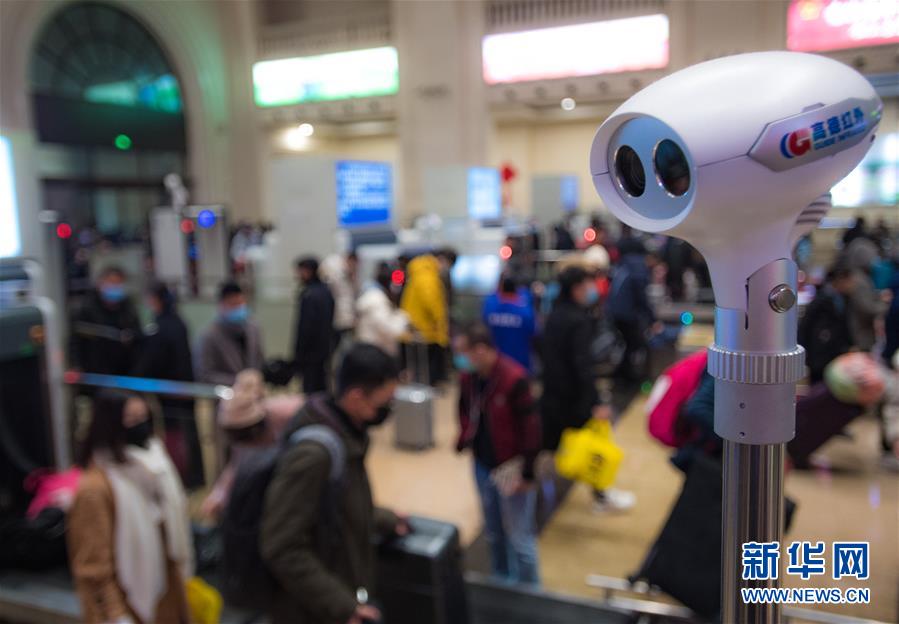 (社會(huì))(1)武漢:漢口火車站加強(qiáng)疫情監(jiān)控