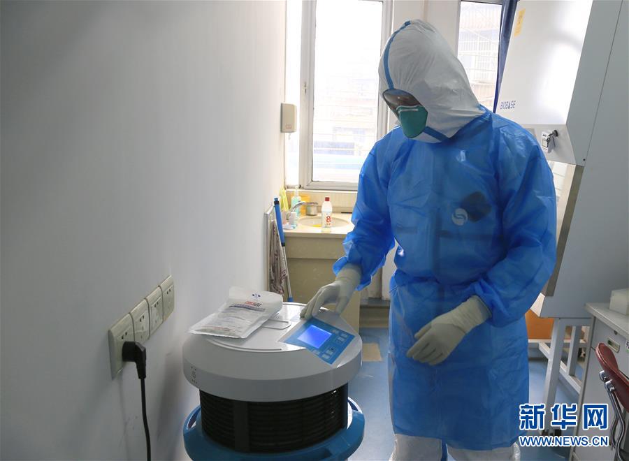 （圖文互動）軍醫(yī)周磊：為新型肺炎重癥患者生命&ldquo;把脈&rdquo;