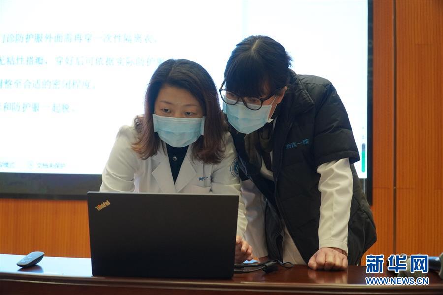 （聚焦疫情防控&middot;圖文互動）（5）無法握手，但始終并肩