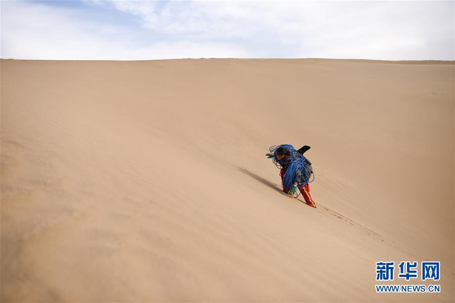 （新春走基層&middot;圖文互動(dòng)）（3）寒冬里，&ldquo;沙漠玫瑰&rdquo;猶自綻放