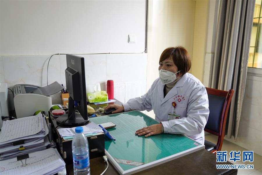 (聚焦疫情防控·圖文互動(dòng))(2)一對(duì)抗疫夫妻的“一線連軸轉(zhuǎn)”