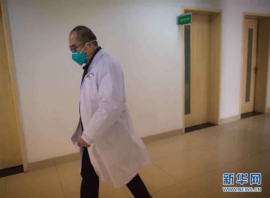 （新華全媒頭條&middot;聚焦疫情防控&middot;圖文互動）（8）拼漸凍生命 與疫魔競速&mdash;&mdash;記疫情&ldquo;風暴眼&rdquo;中武漢金銀潭醫(yī)院院長張定宇