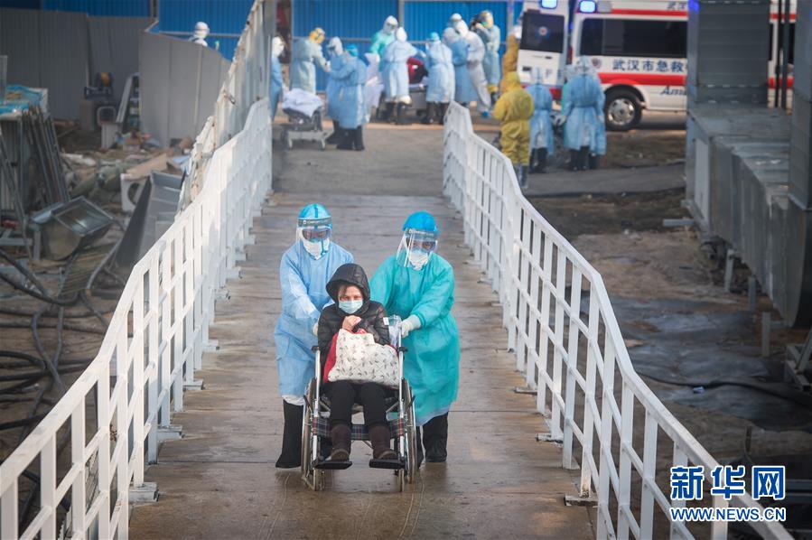 (聚焦疫情防控)(3)武漢火神山醫(yī)院開始收治新型冠狀病毒感染的肺炎確診患者