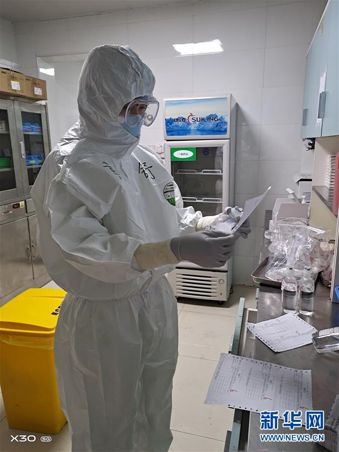 （新華全媒頭條&middot;圖文互動）（7）戰(zhàn)紅區(qū)！&mdash;&mdash;發(fā)生在武漢抗疫隔離病房內的故事