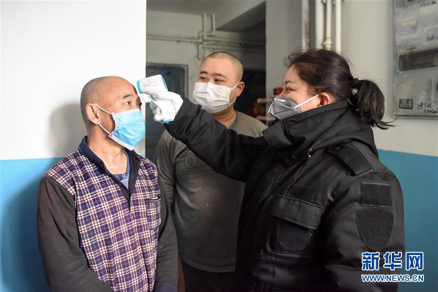 （聚焦疫情防控&middot;圖文互動(dòng)）（4）&ldquo;我們多跑跑，居民更安全&rdquo;&mdash;&mdash;直擊新疆基層社區(qū)疫情防控