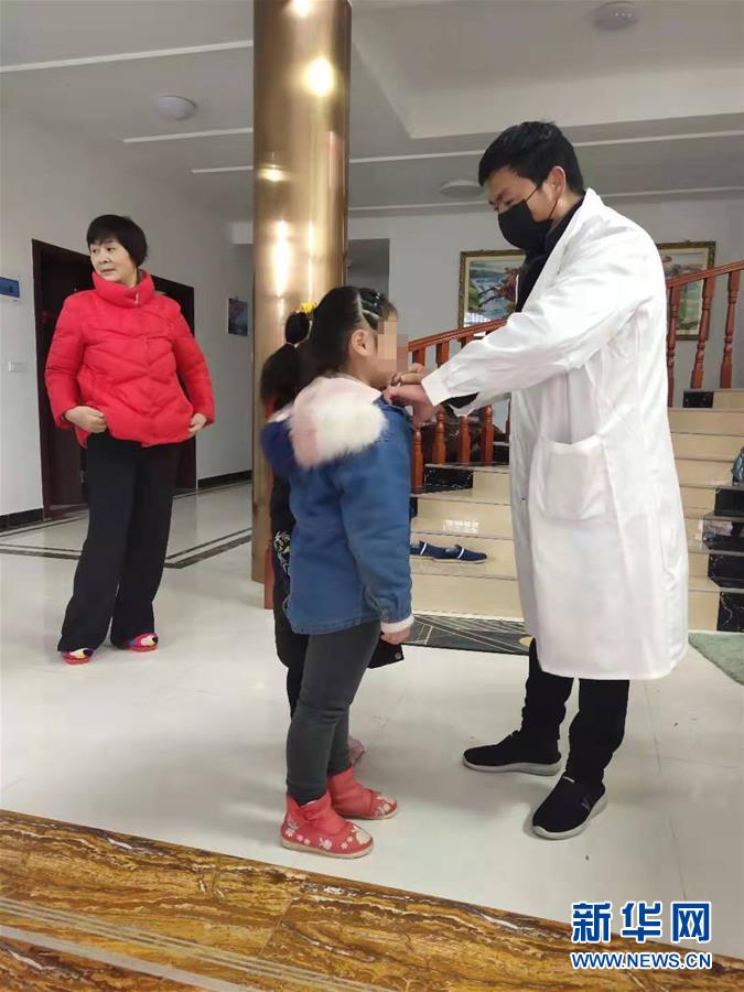 （聚焦疫情防控&middot;圖文互動）（3）從武漢返鄉(xiāng)的一家人：&ldquo;鄰里情割不斷，自行隔離是義務(wù)&rdquo;