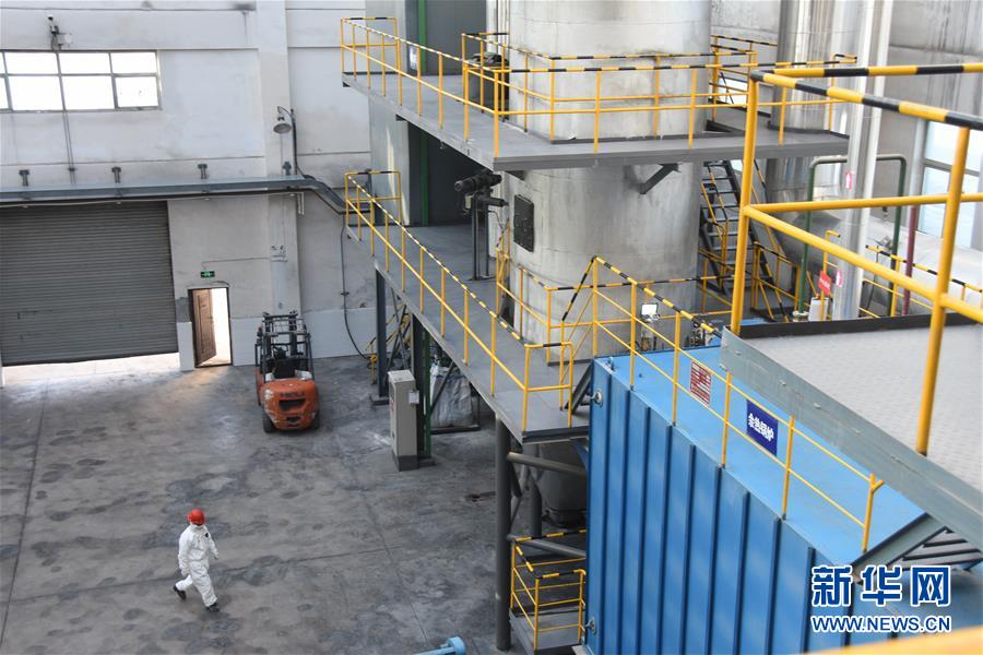 （聚焦疫情防控&middot;圖文互動(dòng)）（6）另類&ldquo;白衣戰(zhàn)士&rdquo;：堅(jiān)守醫(yī)療廢物處置第一線