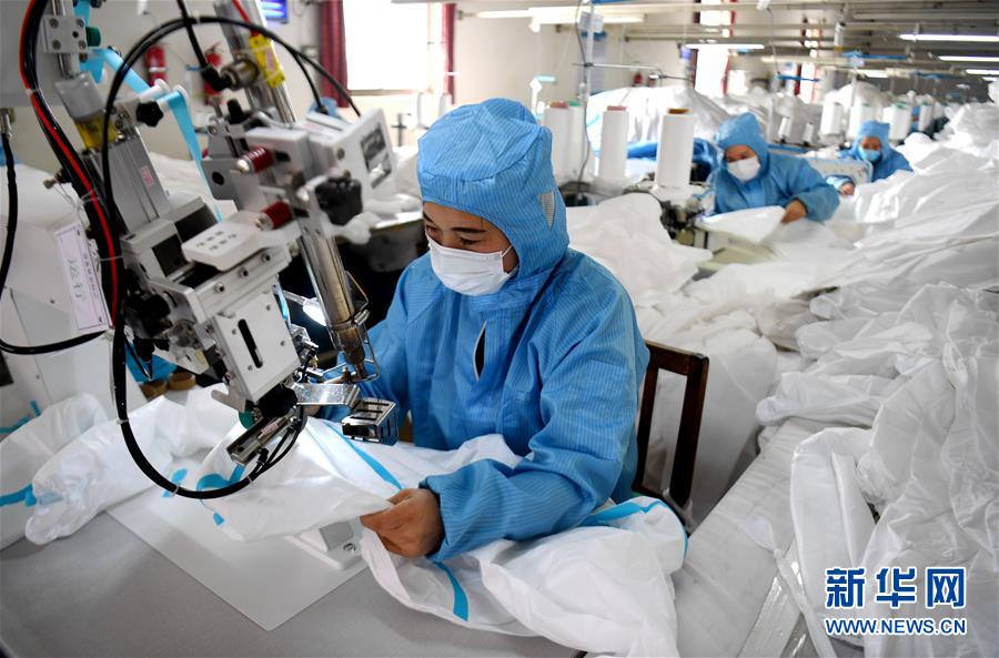 （聚焦疫情防控&middot;圖文互動(dòng)）（1）我們能多產(chǎn)一件，前方就少一份風(fēng)險(xiǎn)&mdash;&mdash;醫(yī)用防護(hù)服&ldquo;河北制造&rdquo;緊急&ldquo;起飛&rdquo;記