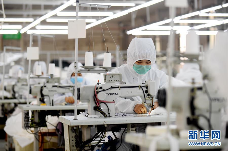 （聚焦疫情防控&middot;圖文互動(dòng)）（3）我們能多產(chǎn)一件，前方就少一份風(fēng)險(xiǎn)&mdash;&mdash;醫(yī)用防護(hù)服&ldquo;河北制造&rdquo;緊急&ldquo;起飛&rdquo;記