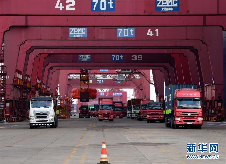 (圖文互動(dòng))(2)海港轉(zhuǎn)運(yùn)不停歇 整體運(yùn)能待釋放——沿海主要港口生產(chǎn)見(jiàn)聞