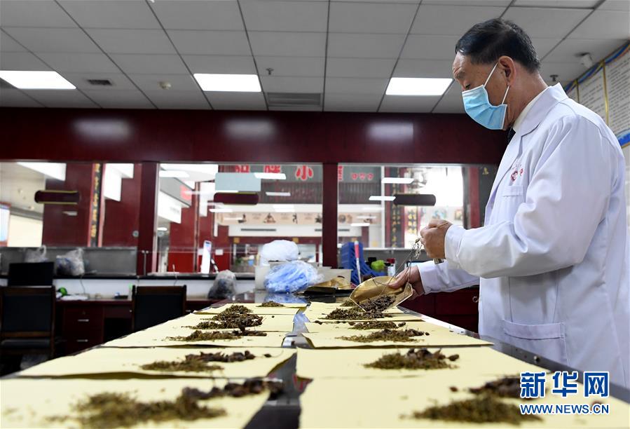 (圖文互動)(2)78歲老中醫(yī)的“醫(yī)者仁心”