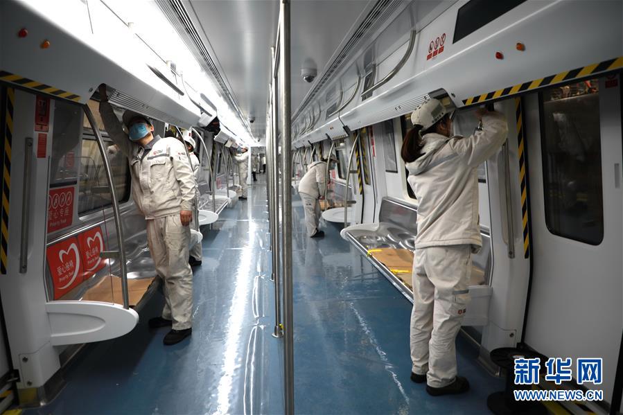 （圖文互動）（3）吃粉擼串，商圈&ldquo;打卡&rdquo;，動車出廠&mdash;&mdash;湖南&ldquo;標簽&rdquo;復蘇記