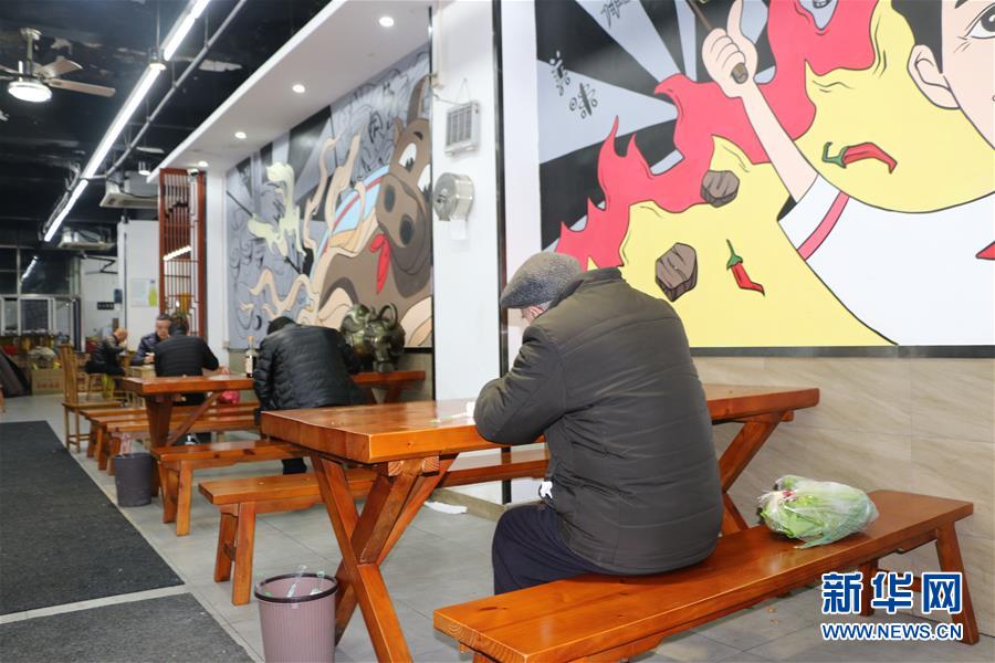 （圖文互動）（5）吃粉擼串，商圈&ldquo;打卡&rdquo;，動車出廠&mdash;&mdash;湖南&ldquo;標簽&rdquo;復蘇記