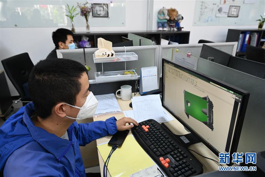 （來自經(jīng)濟(jì)前沿的故事&middot;企業(yè)復(fù)工復(fù)產(chǎn)&middot;圖文互動）（3）&ldquo;危機(jī)中發(fā)現(xiàn)新商機(jī)&rdquo;&mdash;&mdash;中國科技制造企業(yè)復(fù)工復(fù)產(chǎn)觀察