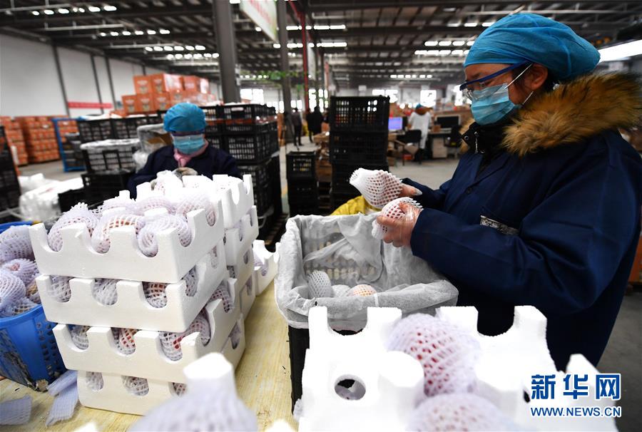 （聚焦疫情防控&middot;圖文互動）（1）&ldquo;一輛輛車出發(fā)，春暖花開的日子就不遠(yuǎn)了&rdquo;&mdash;&mdash;西北電商大縣陜西省武功縣復(fù)工見聞