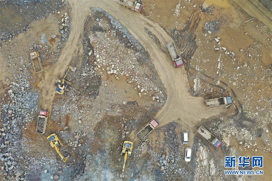 （抓好經(jīng)濟(jì)發(fā)展 應(yīng)對(duì)復(fù)雜局面&middot;圖文互動(dòng)）（4）把疫情造成的損失降到最小&mdash;&mdash;廣西生產(chǎn)一線見聞