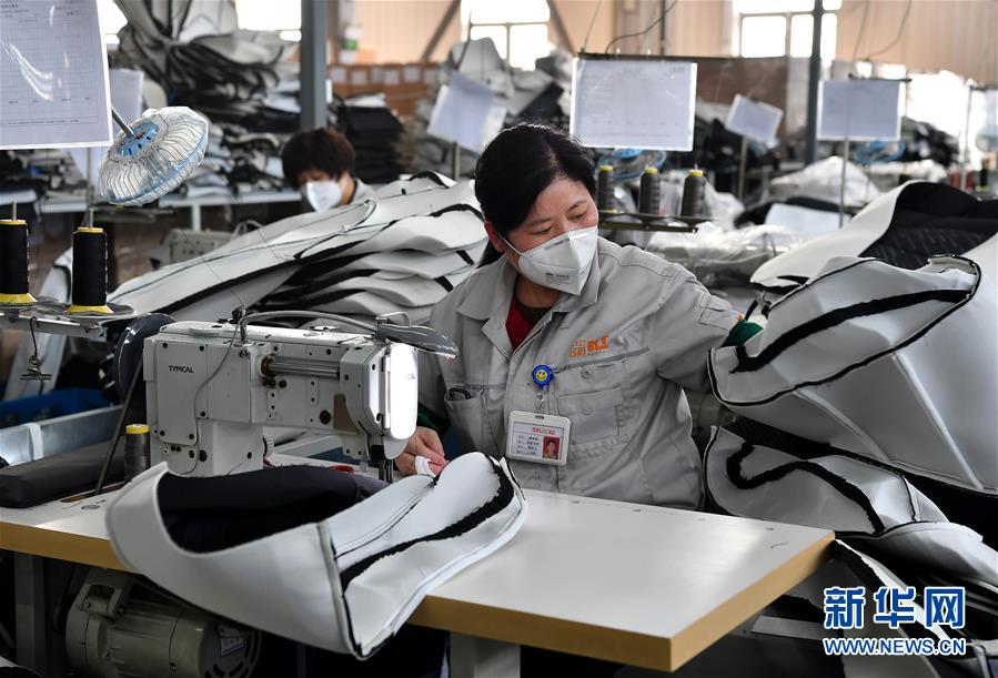 （圖文互動）（5）&ldquo;春天到了，熟悉的生活正在慢慢回來&rdquo;&mdash;&mdash;陜西多地復(fù)產(chǎn)復(fù)工一線見聞